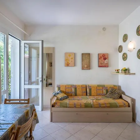 公寓 Villaggio La Meridiana 比比翁